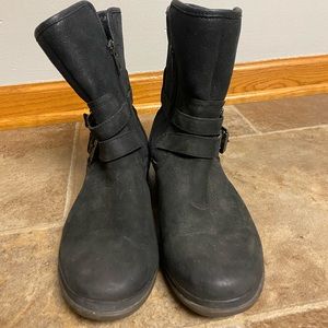 Women’s ugg boots size 8